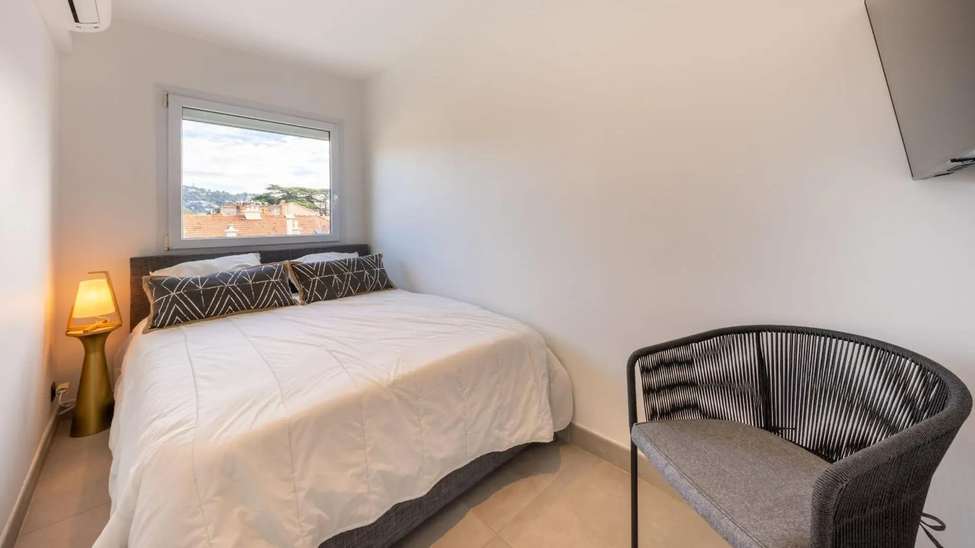 06Az - Apartment With Terrace - 10Min From Palais カンヌ